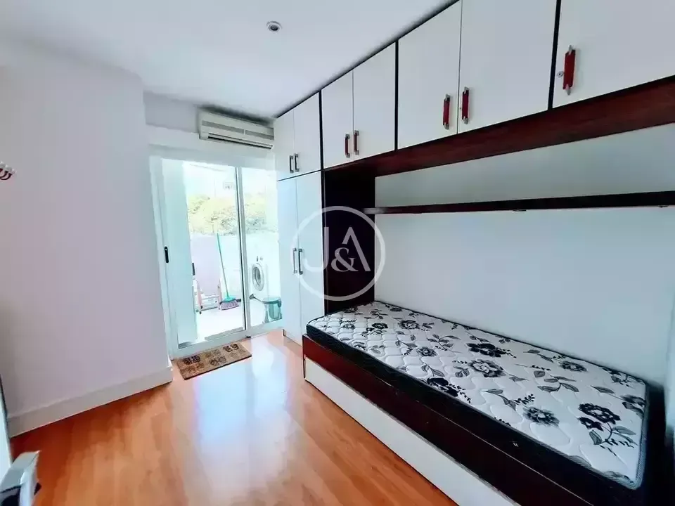 Furnished 2-bedroom apartment with 3 bathrooms — photo 14