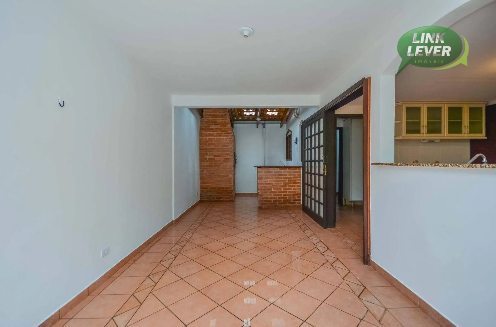 164 m² house with a fireplace and a grill on the balcony — photo 22