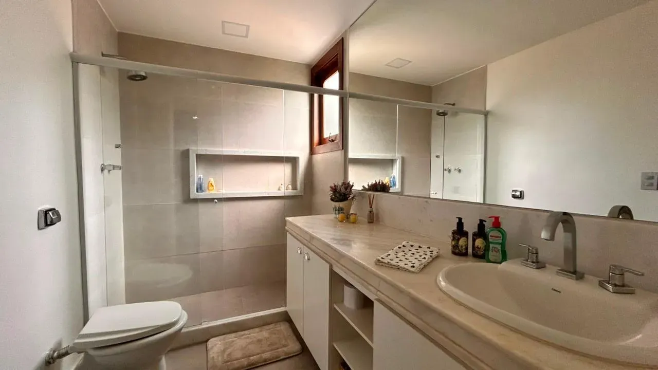 5 quartos e closet: casa de 490 m² — photo 8