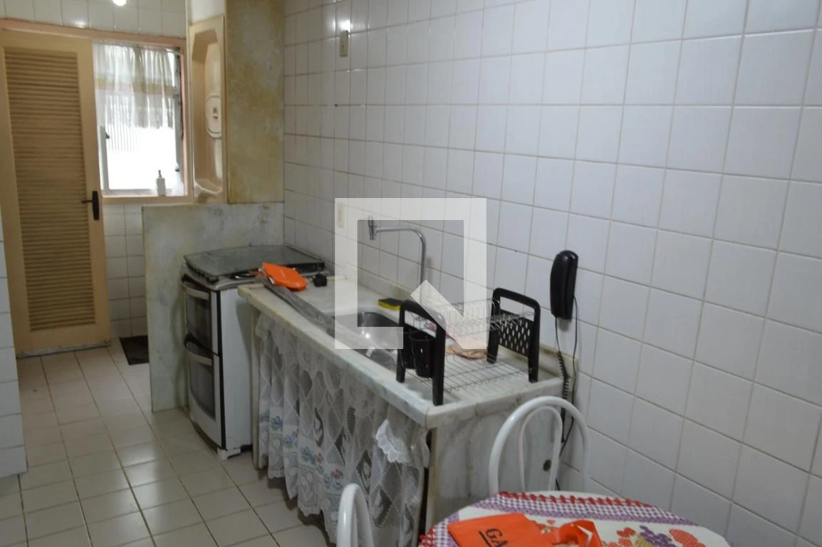 Furnished apartment with 3 bedrooms and a balcony — photo 11