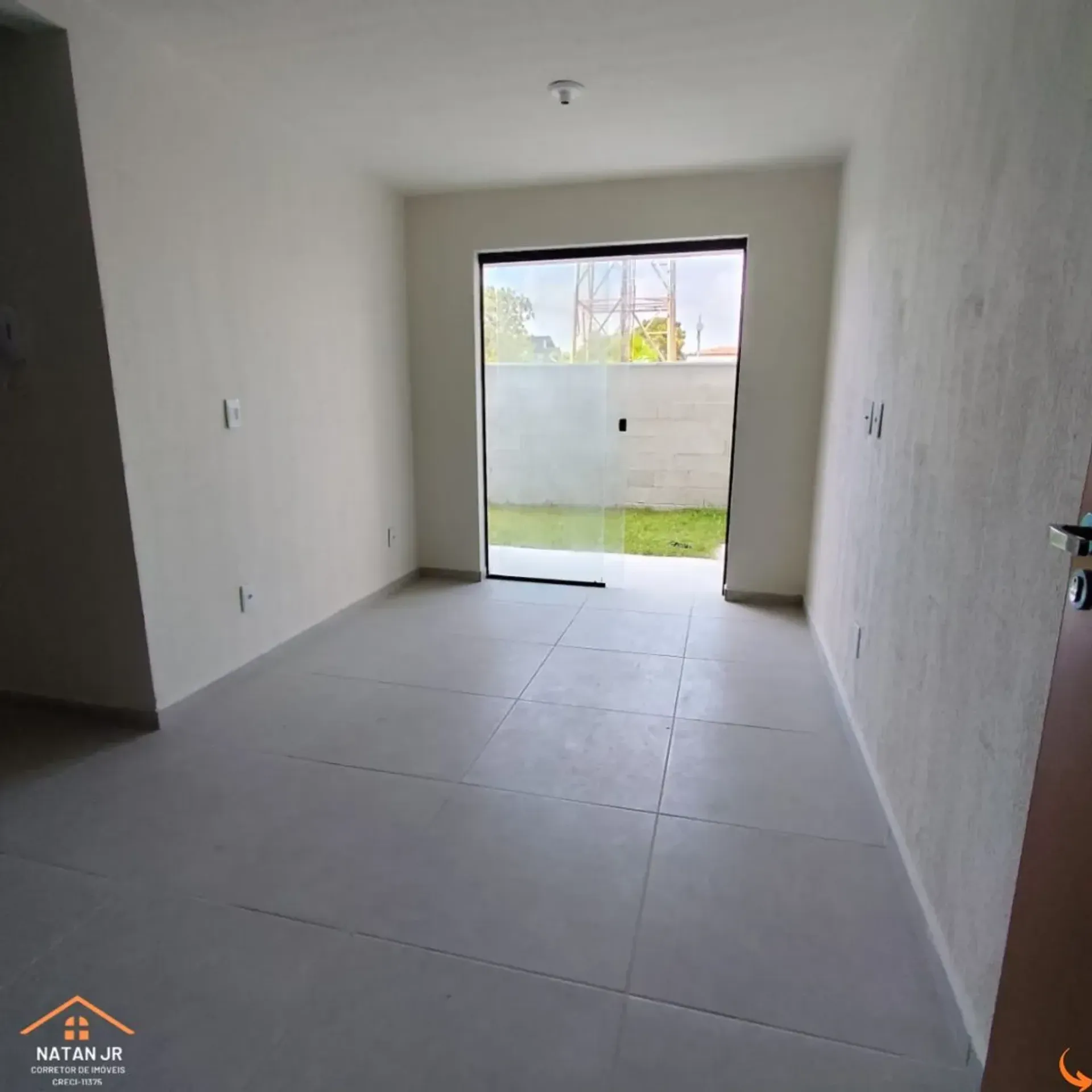 2-bedroom apartment in a building with a gym — photo 6