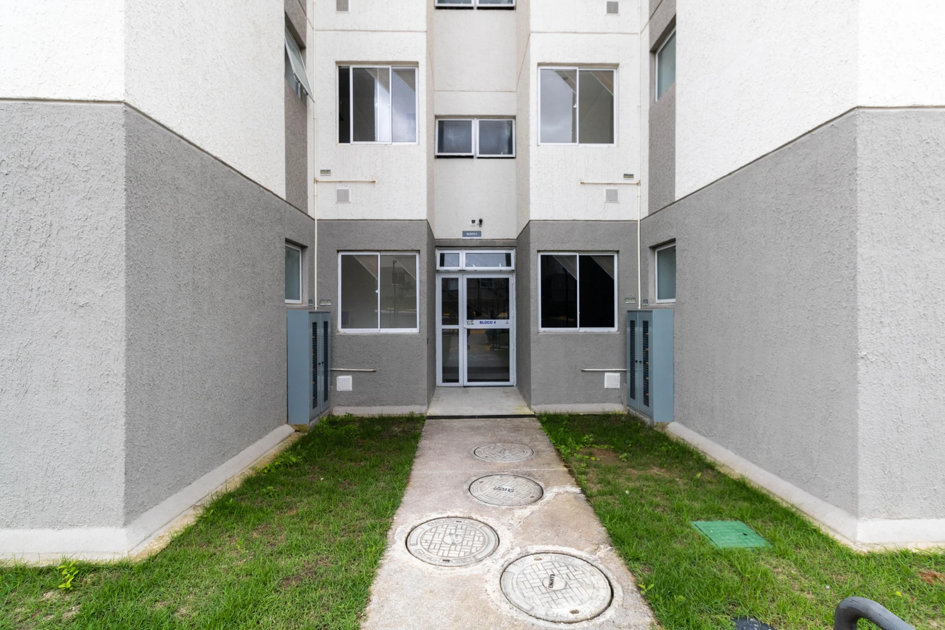 Apartment, 46 m², with wood or laminate floors — photo 37