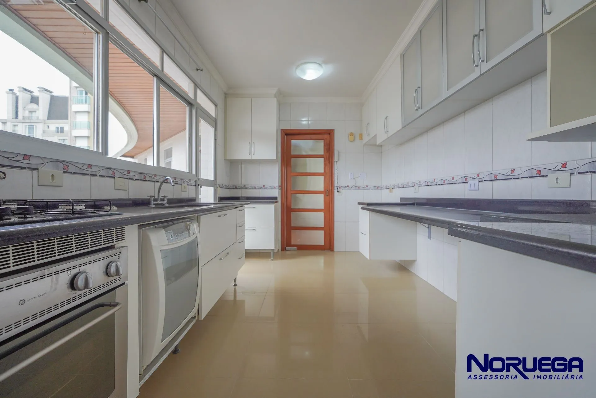Apartamento de 4 quartos em condomínio com academia — photo 3