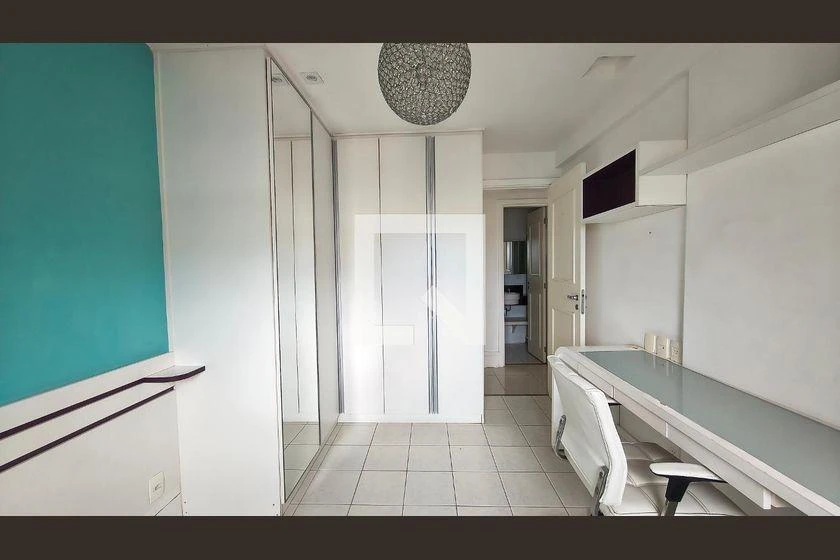 2-bedroom apartment in a building with a gym — photo 21