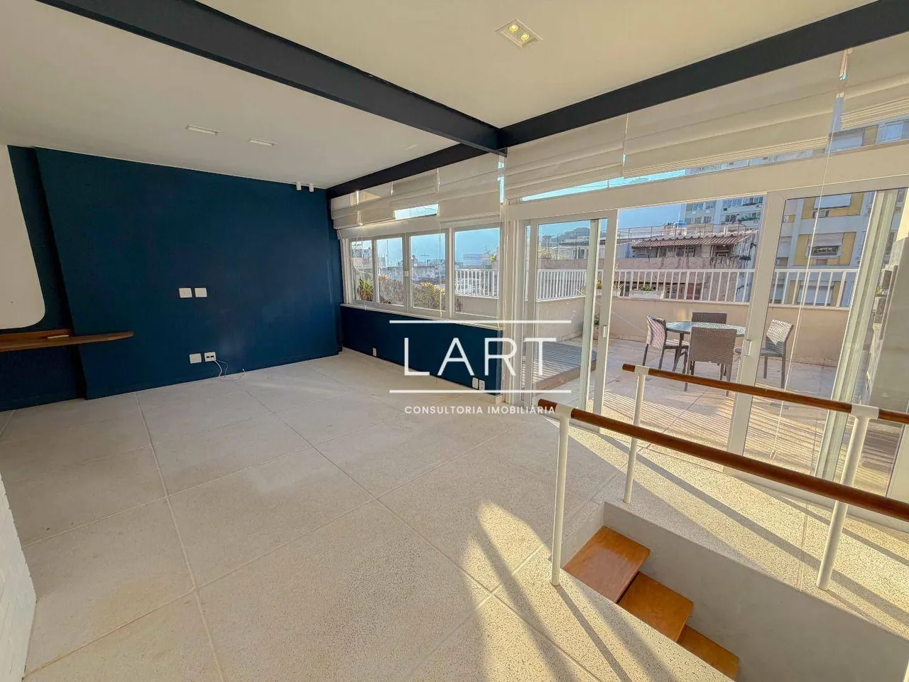 Duplex-style apartment with 2 bedrooms and balcony grill — photo 2