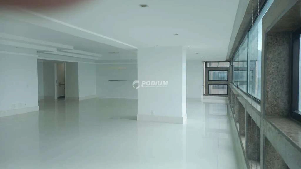 4-bedroom 315 m² apartment with separate kitchen — photo 20