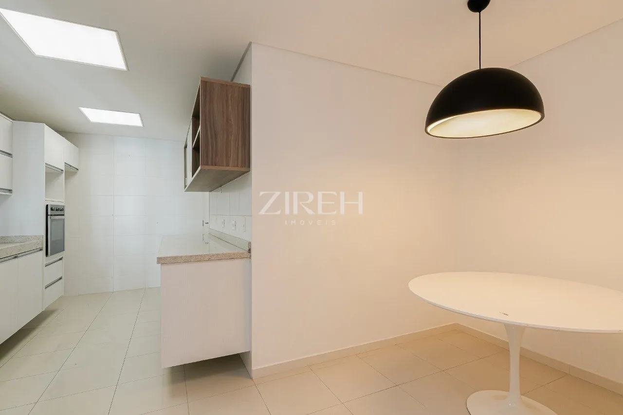 Квартира 316 м² з 4 спальнями і 3 місцями паркування — photo 26