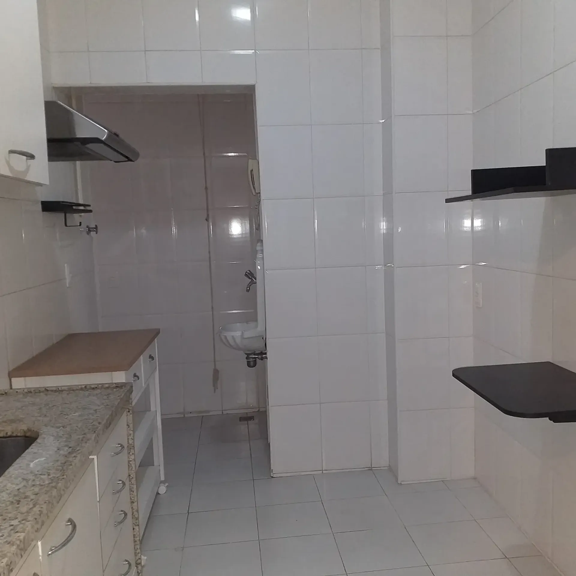 2-bedroom apartment with 3 bathrooms and glass shower — photo 29