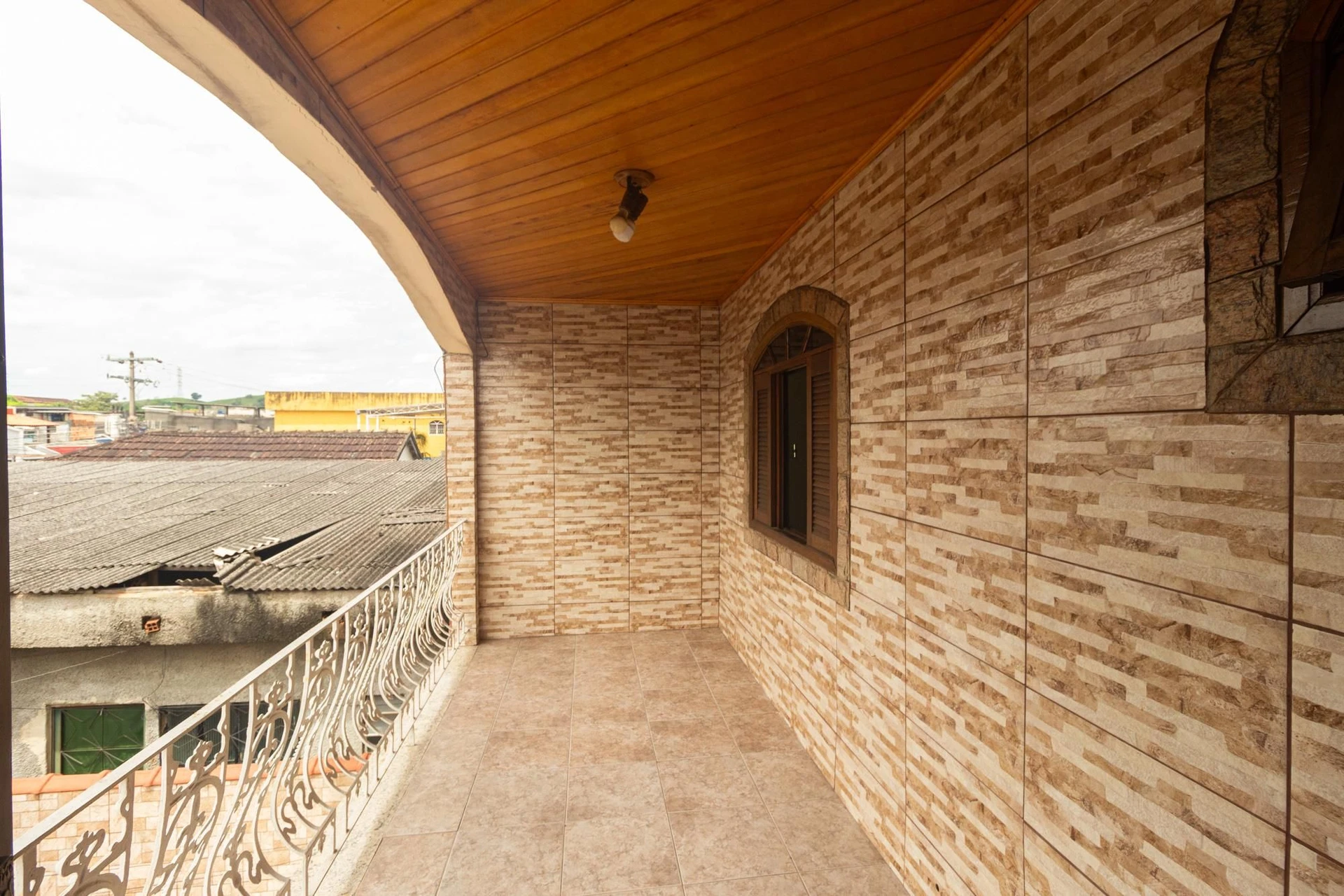 250 m² house with a garden and a mountain view — photo 5