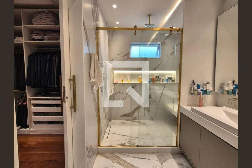 Home office in a 4-bedroom house, 373 m² — photo 38
