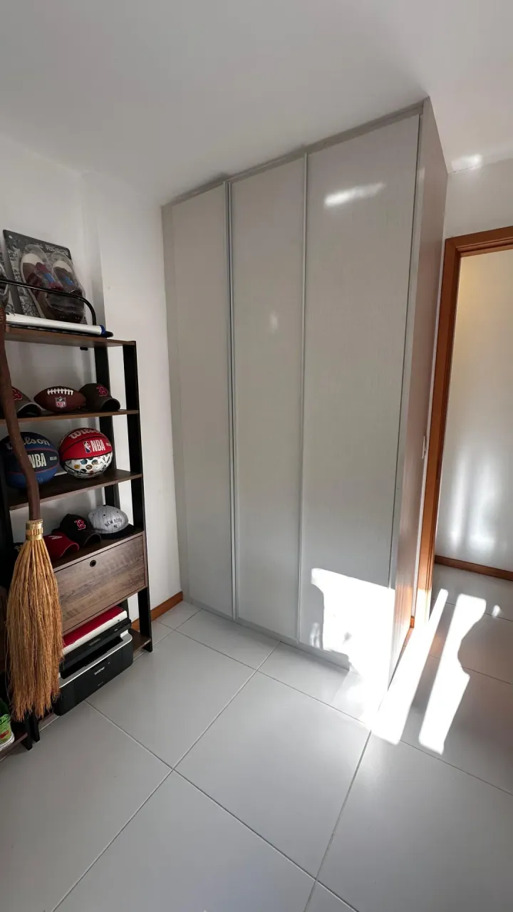 Apartamento semimobiliado com cozinha fechada e 2 vagas — photo 17