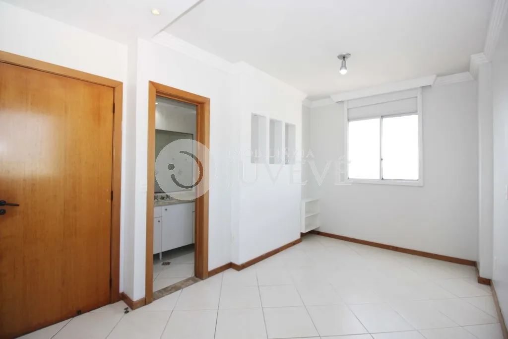 Apartment, 93 m², with a glass-enclosed balcony — photo 20