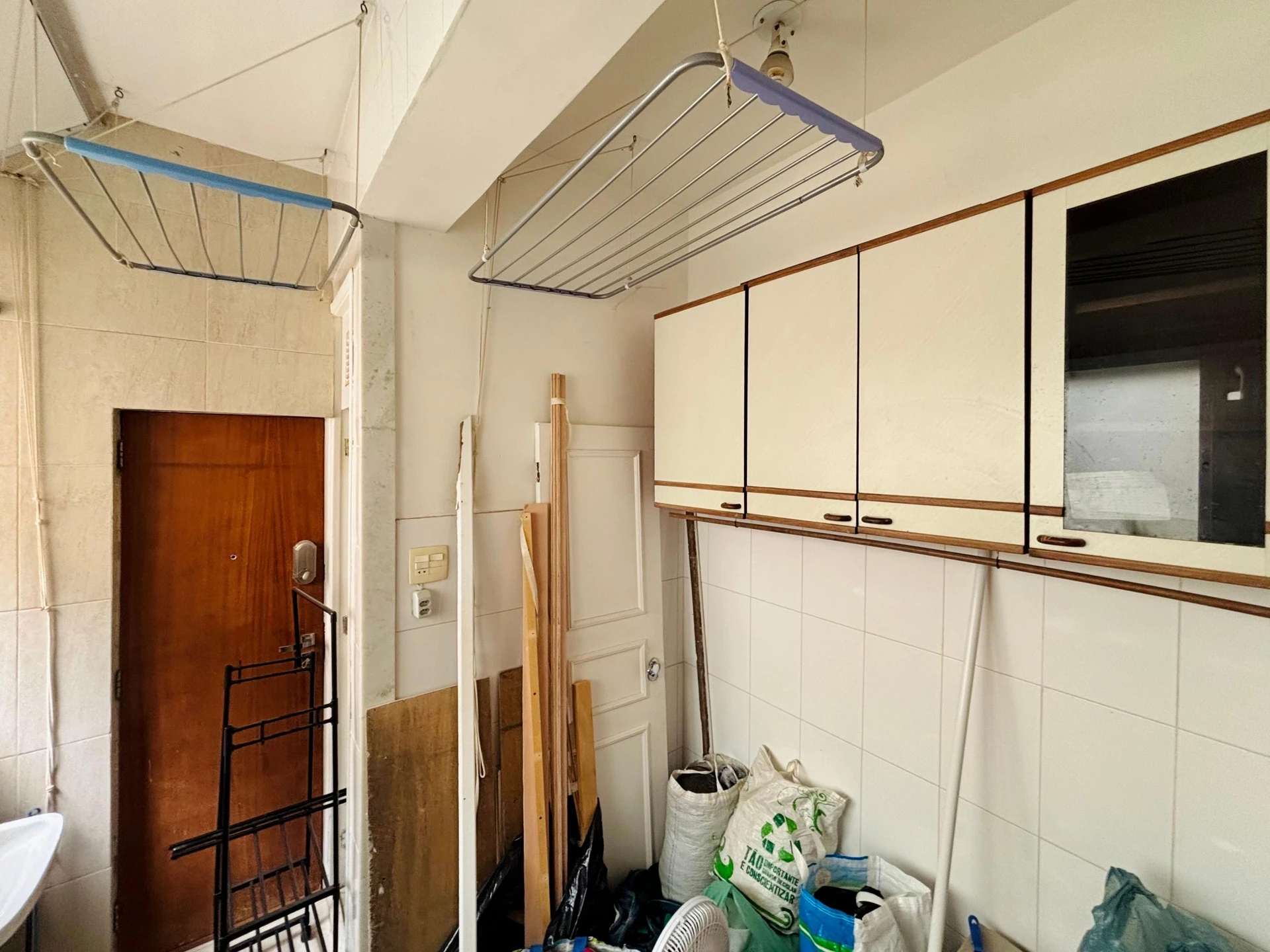 Furnished apartment with 3 bedrooms and 2 bathrooms — photo 17