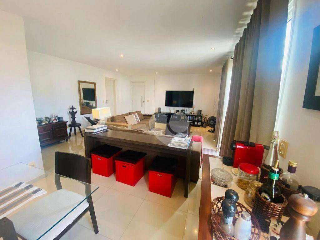 2-bedroom penthouse with en-suite baths and 155 m² — photo 8