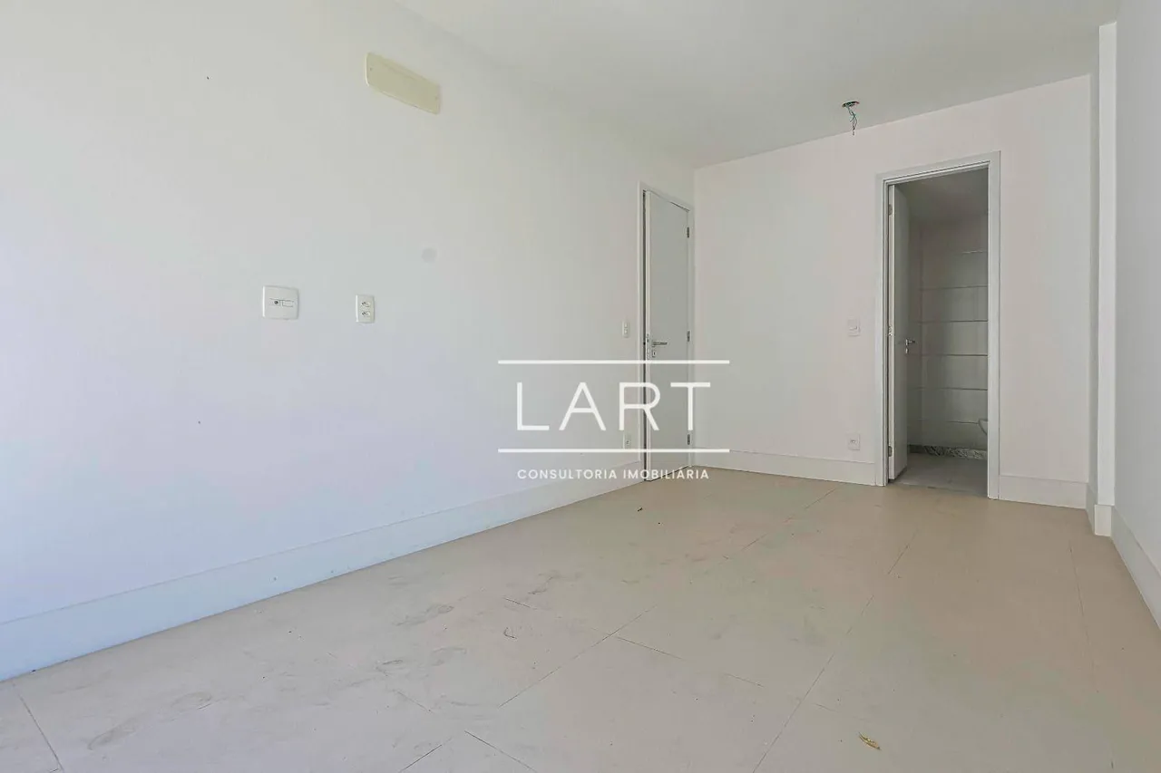 Top-floor apartment with 3 bedrooms and 2 bathrooms — photo 6