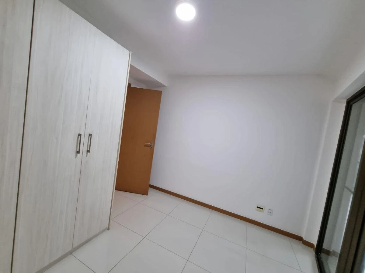 4-bedroom apartment in a building with a sauna — photo 33