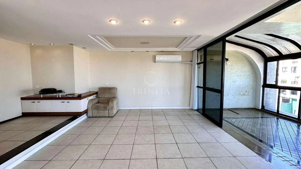 Duplex penthouse with 3 en-suite bedrooms and glass balcony — photo 19