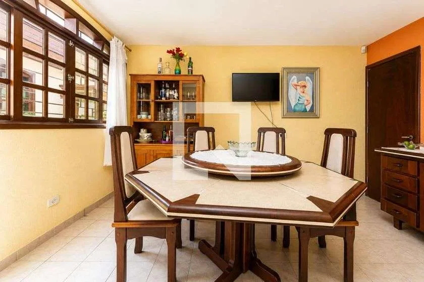 House with 4 bedrooms and 275 m² plus shared BBQ area — photo 5