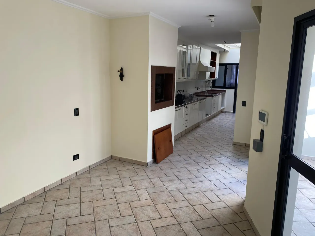 Rented house with 5 bedrooms and 3 bathrooms — photo 2
