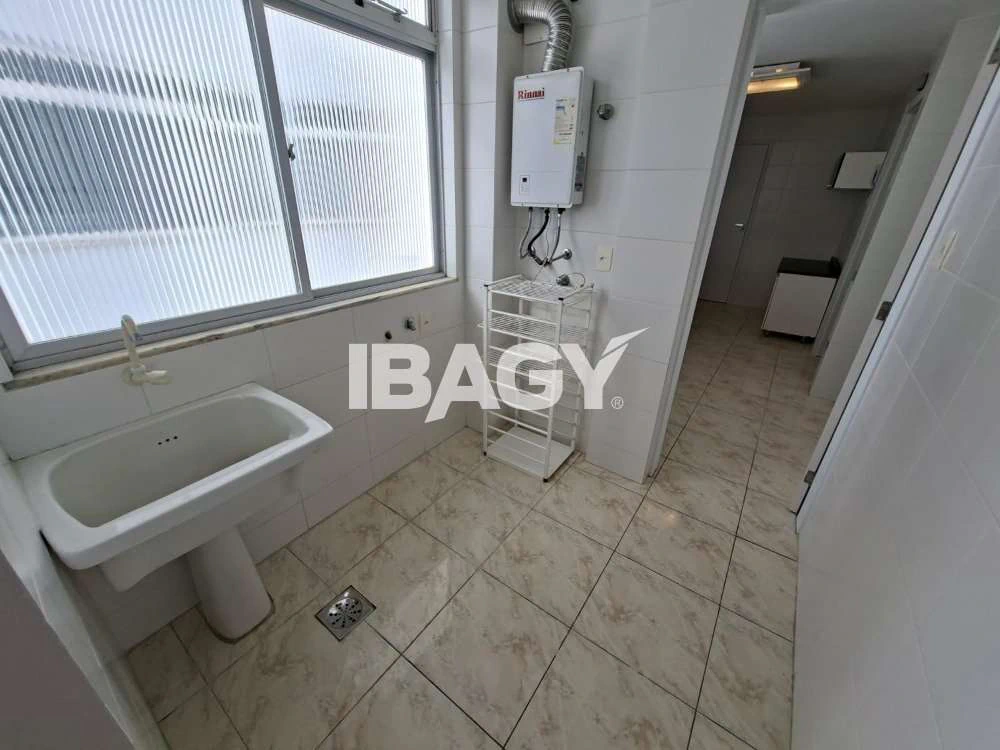 3-bedroom apartment with 1 en-suite and parking — photo 4