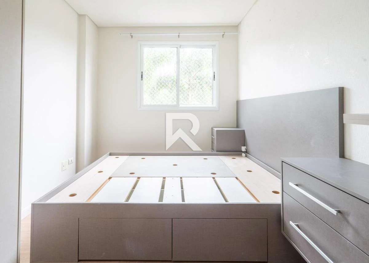 Wood or laminate floors in a 2-bedroom apartment, 66 m² — photo 6