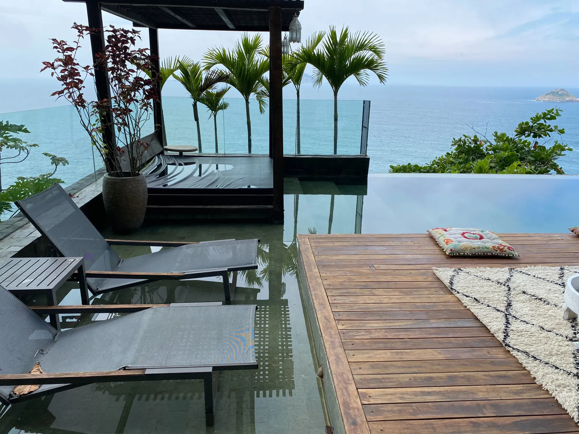 800 m² house with 5 bedrooms and an open-plan kitchen — photo 28