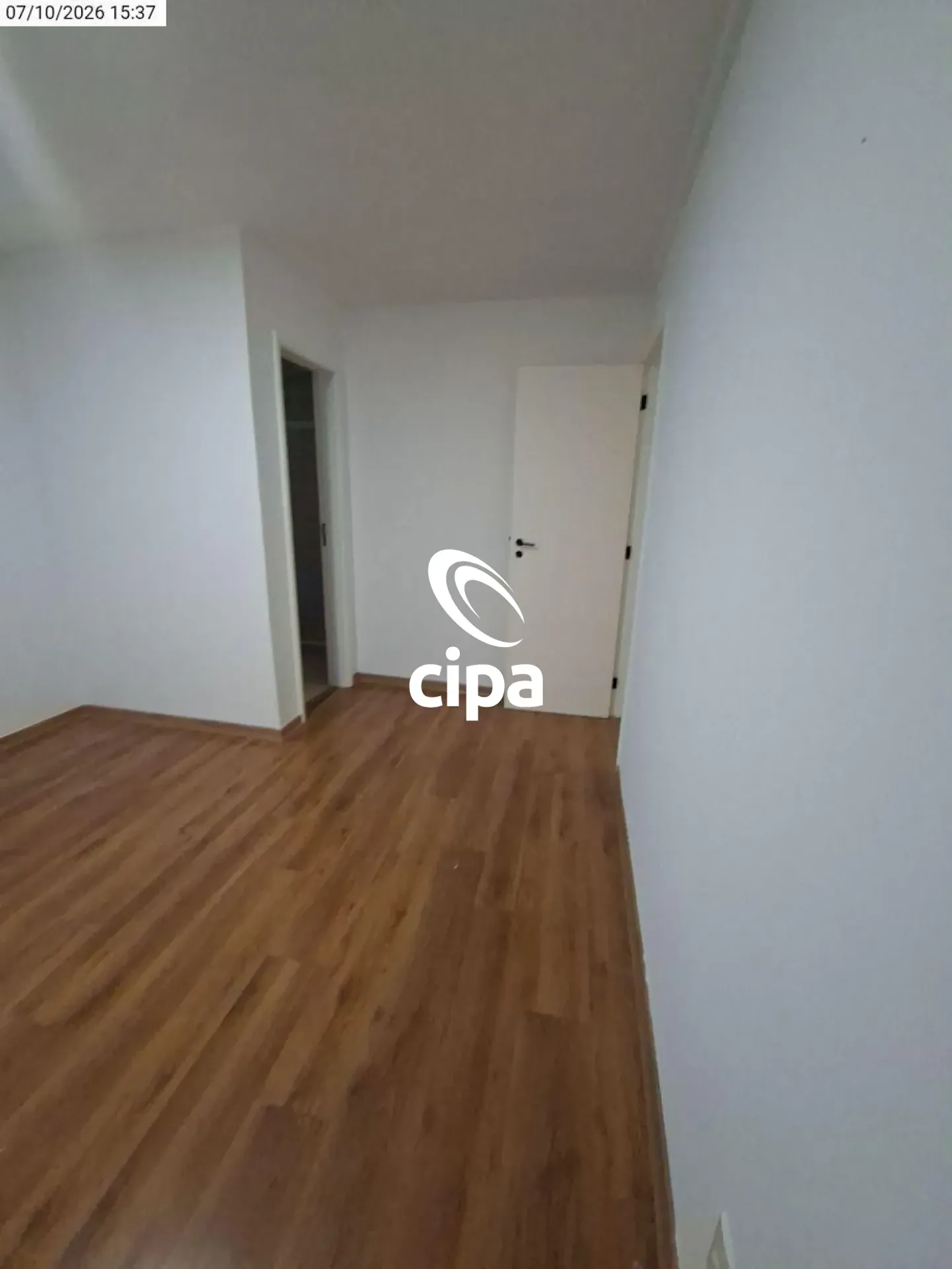Apartment, 179 m², with wood or laminate floors — photo 9