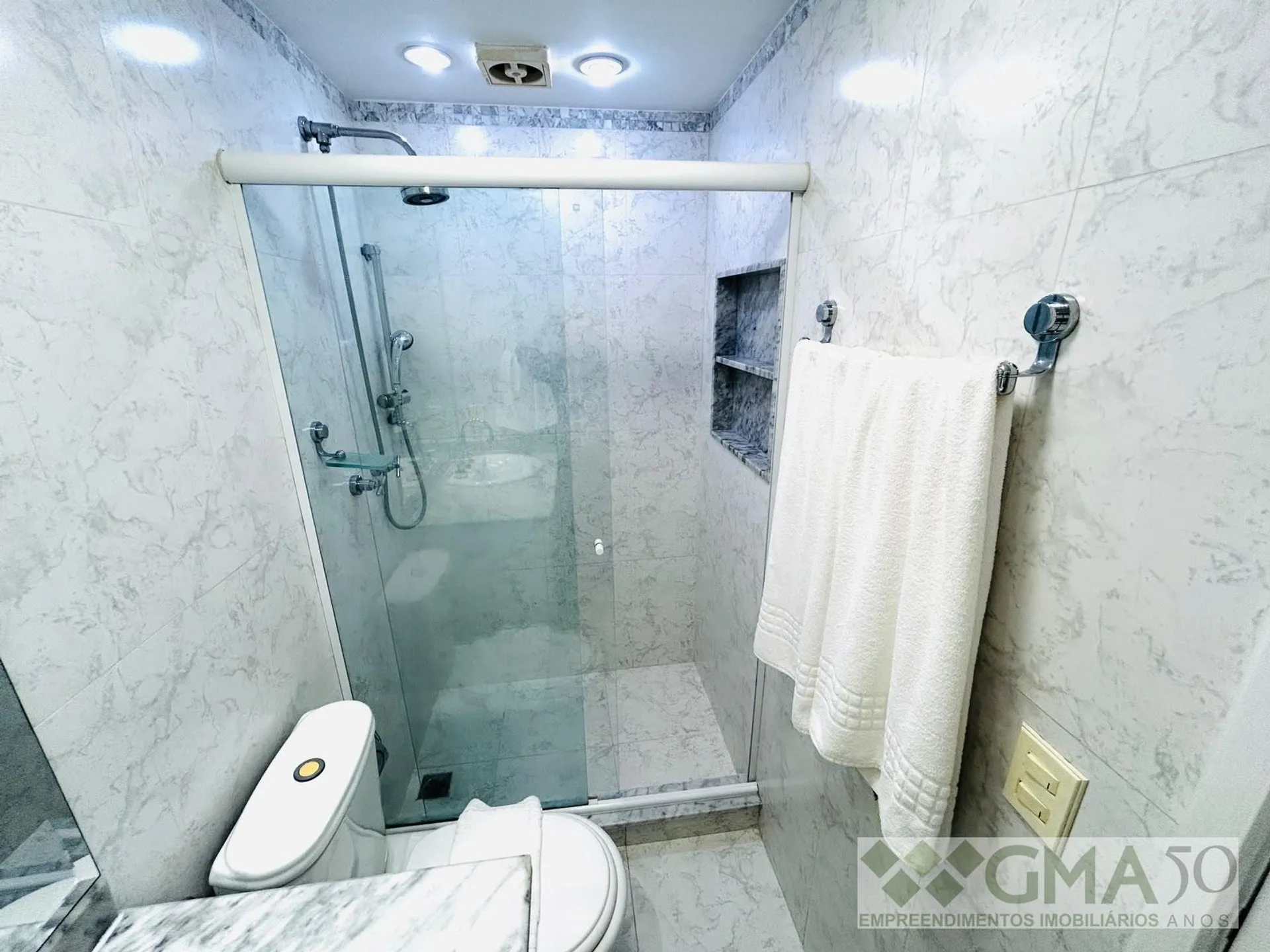 2-bedroom apartment in a building with a sauna — photo 22