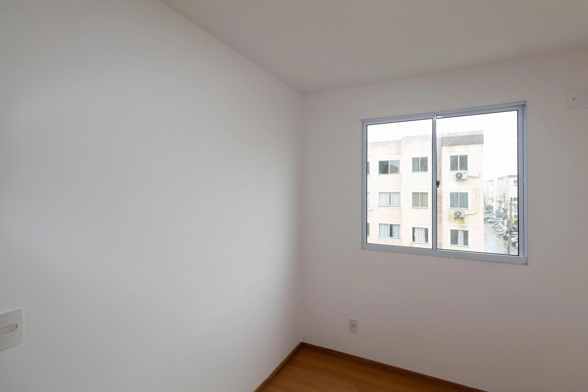 2-bedroom apartment in a building with a gym — photo 5