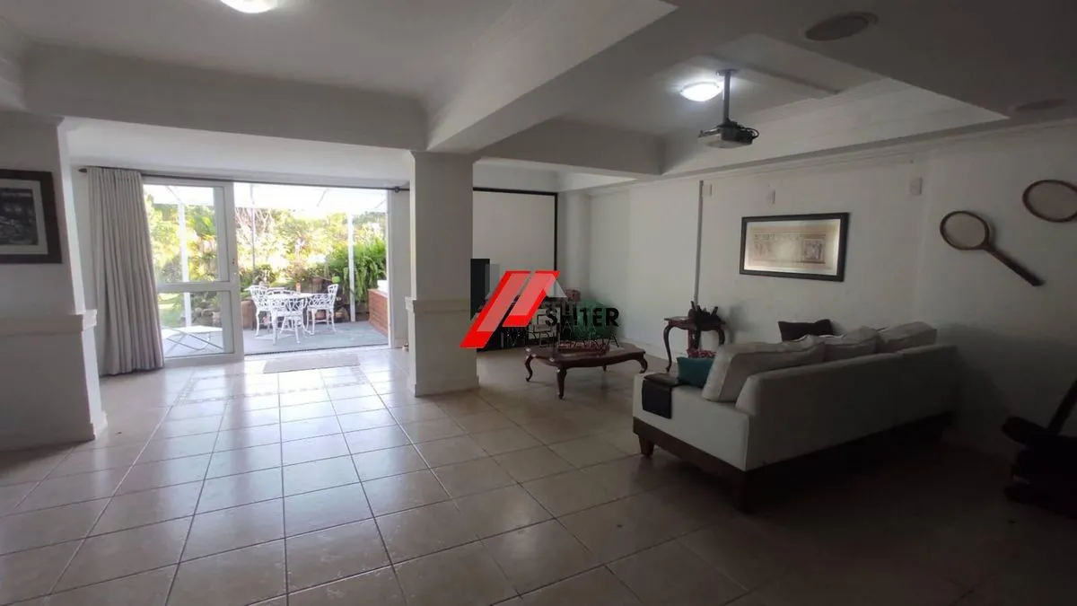 Rental house with 5 bedrooms and an open-plan kitchen — photo 59