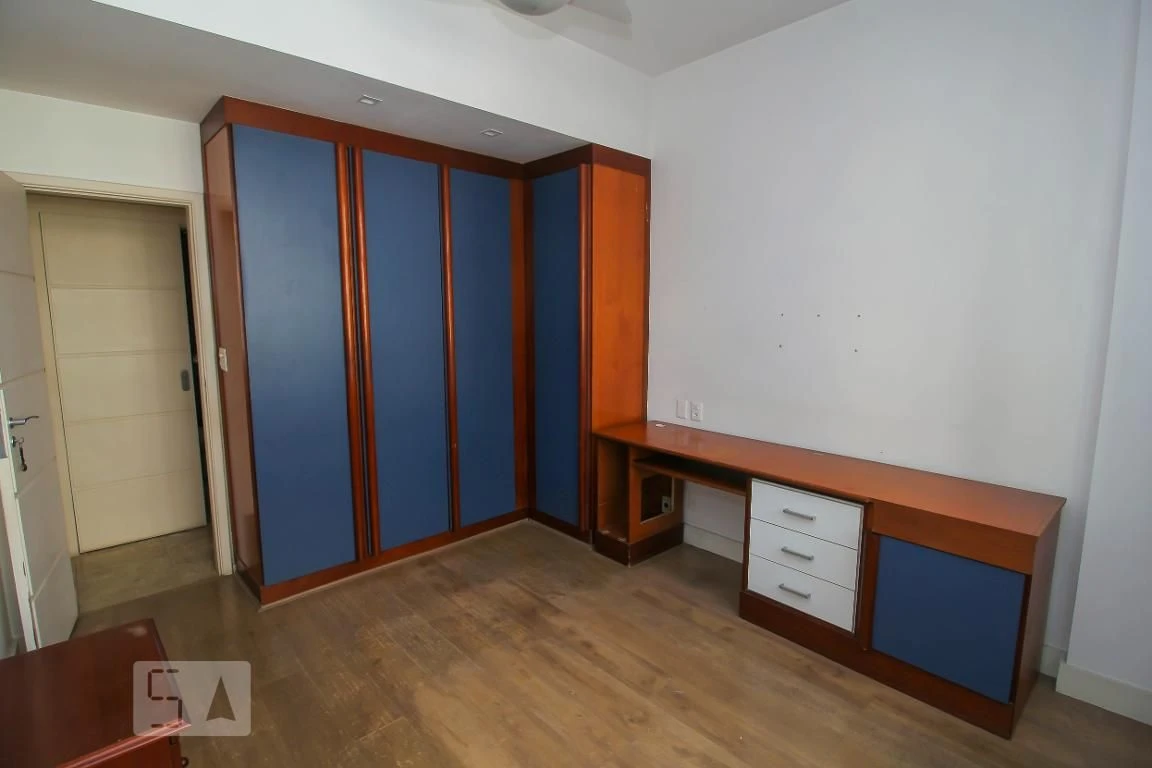 3-bedroom apartment with a home office — photo 12