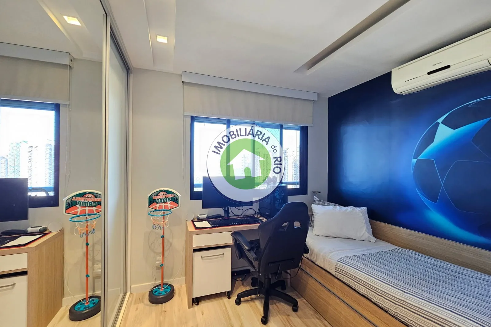 Apartment with 3 bedrooms, 4 bathrooms and a separate kitchen — photo 43