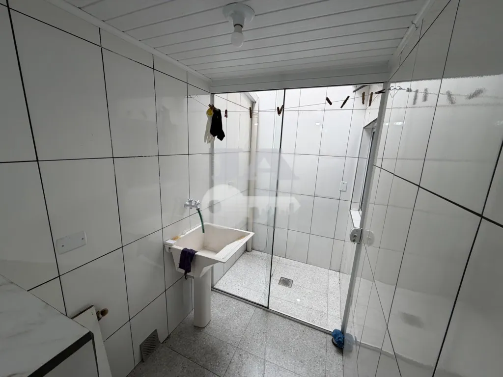 2-bedroom house with a washing machine — photo 8