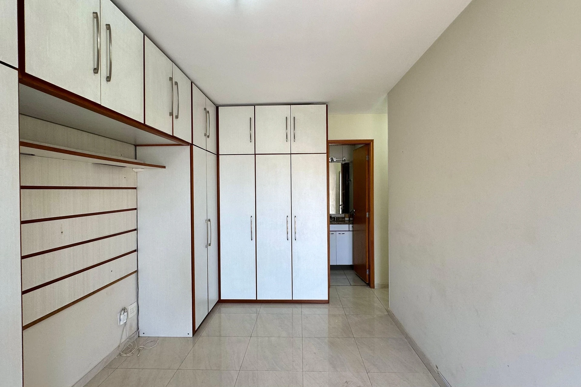 Apartamento de 3 quartos com vista para a água — photo 49