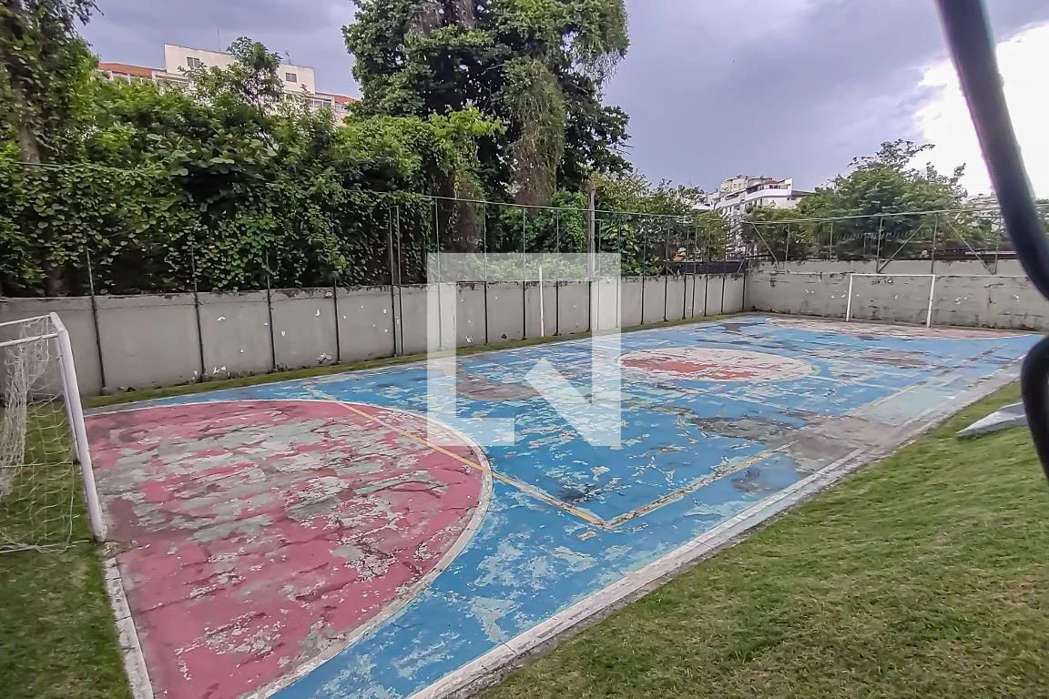 Apartamento amueblado de 2 dormitorios con balcón — photo 19