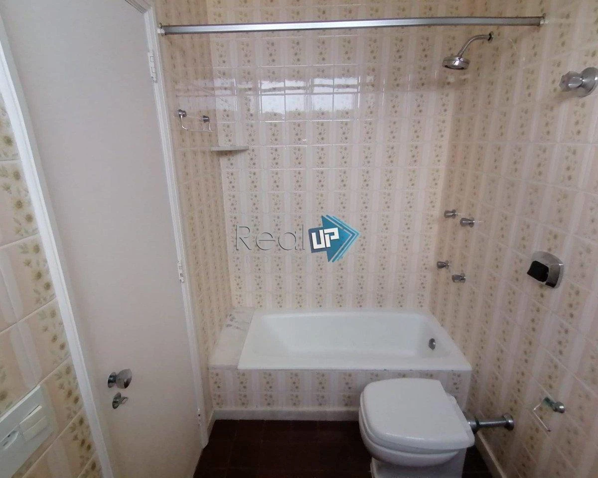 2-bedroom apartment with a mountain view in Rio de Janeiro — photo 2
