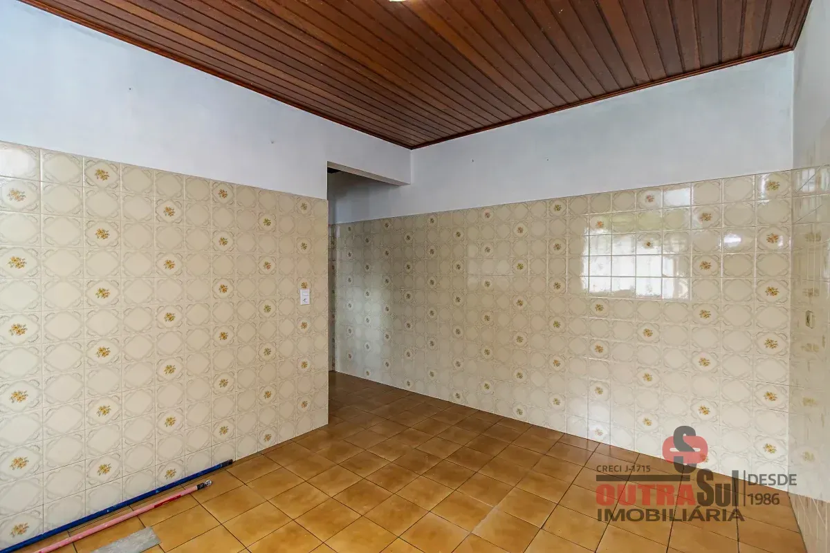 Casa, 215 m², com piso de madeira ou laminado — photo 32