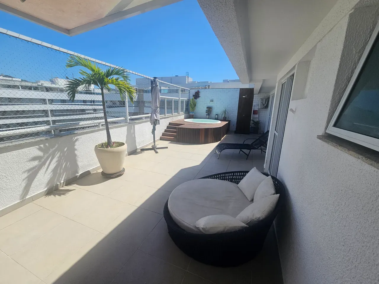 Apartamento com 5 quartos e 5 banheiros em 215 m² — photo 9