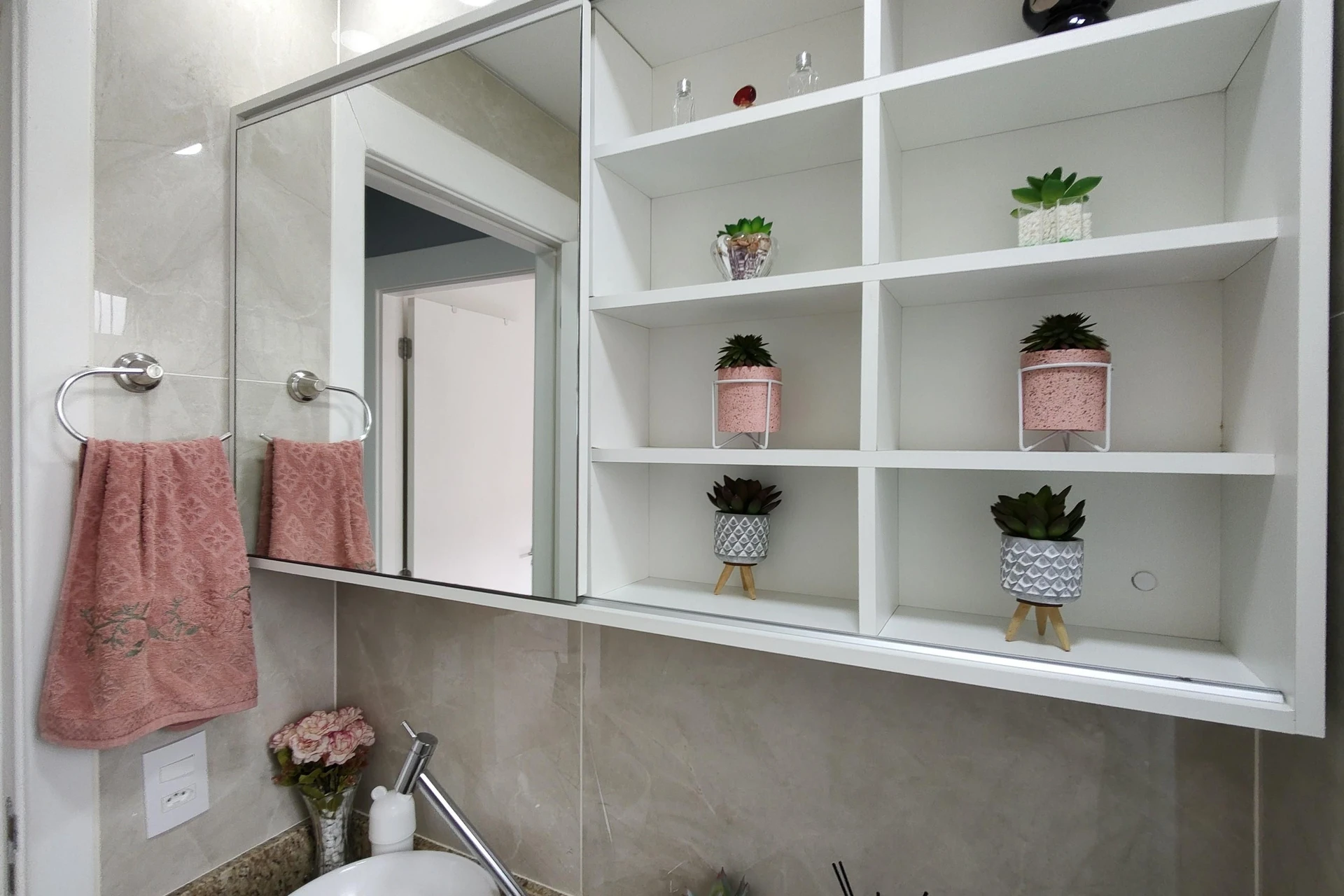 2-bedroom apartment with a glass-enclosed balcony — photo 15