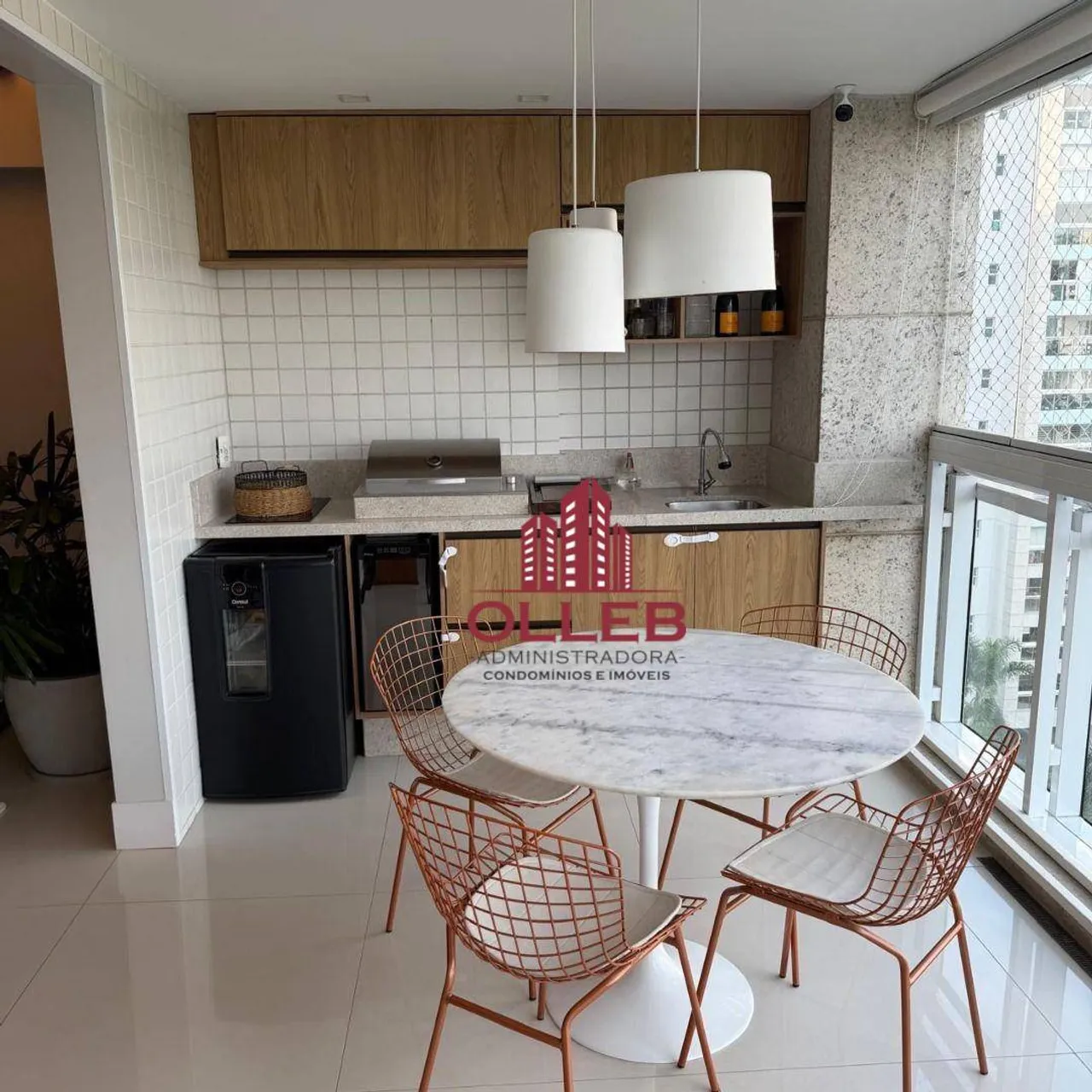 Furnished apartment with 4 bedrooms and an enclosed balcony — photo 2