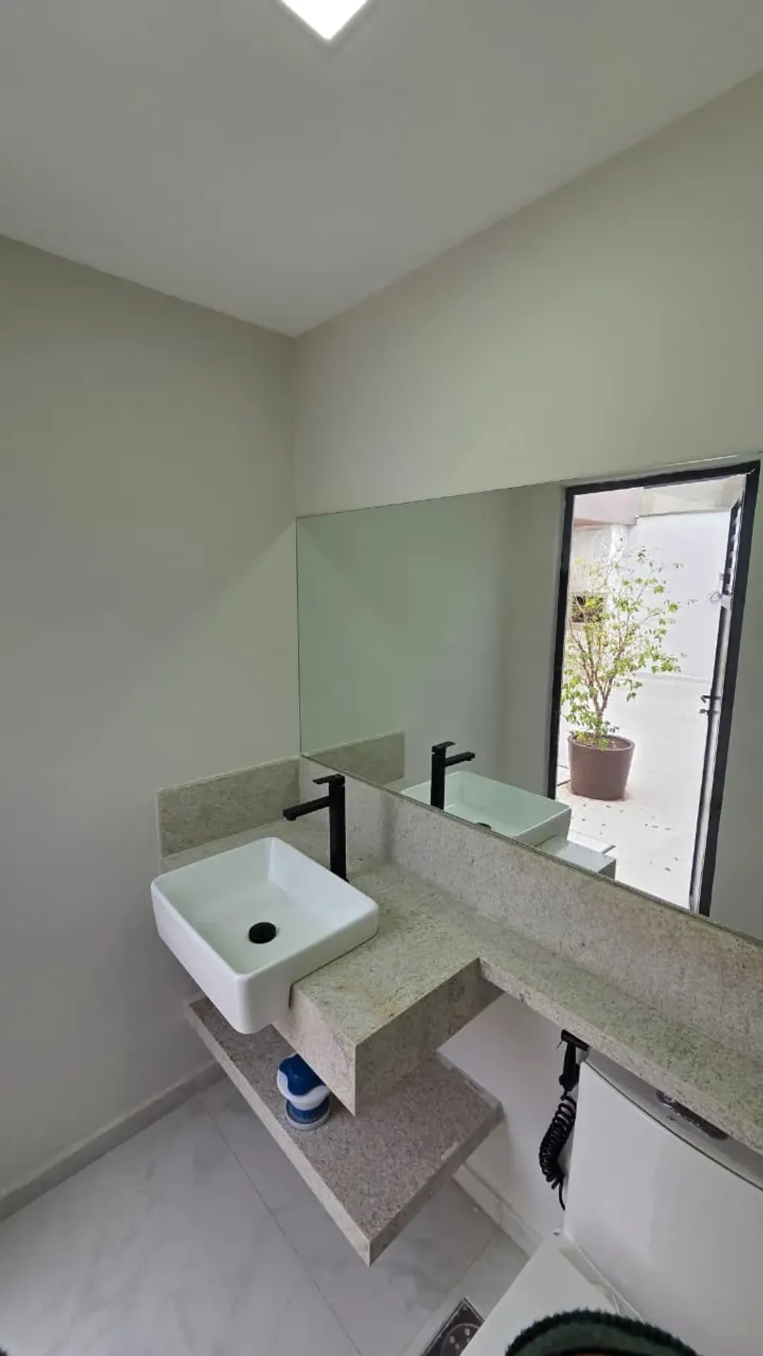 Furnished house, 200 m², with a bathtub — photo 14