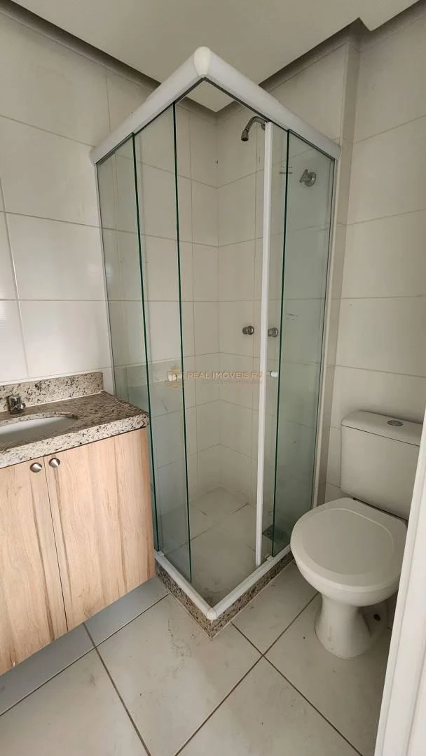 Unfurnished apartment with 3 bedrooms and 2 bathrooms — photo 14