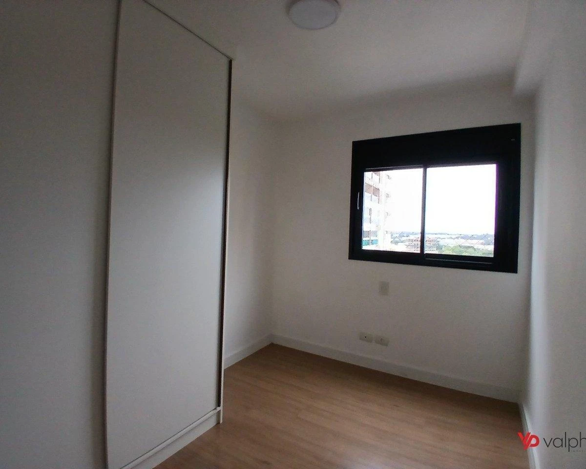 2-bedroom apartment in a building with a gym — photo 41