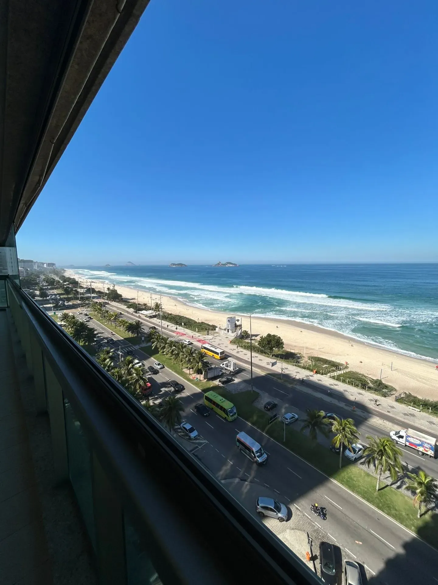 4-bedroom apartment with a water view — photo 12