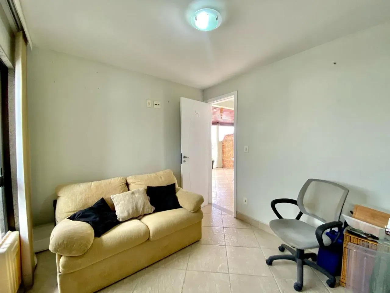 Furnished 369 m² apartment with a closed kitchen — photo 6