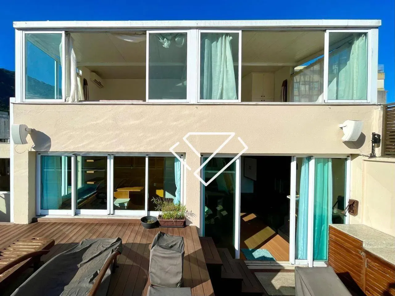 2-bedroom apartment with open-plan kitchen and balcony — photo 19