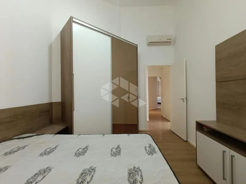 Furnished house, 222 m², with a bathtub — photo 33