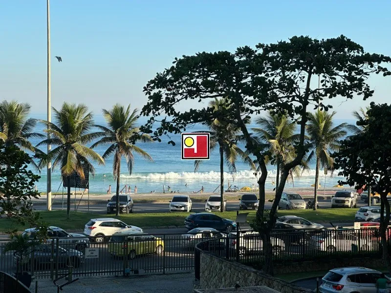 Apartamento mobiliado de 4 quartos com varanda de vidro — photo 19