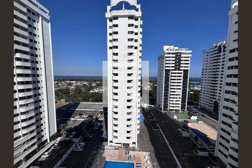Furnished apartment with 2 en-suite bedrooms and balcony — photo 30
