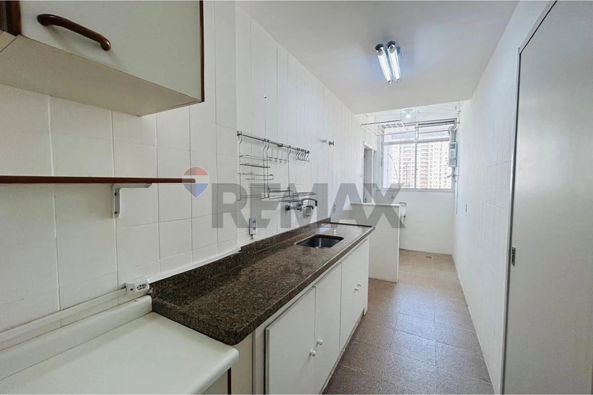 One-bedroom apartment in a building with a sauna — photo 15